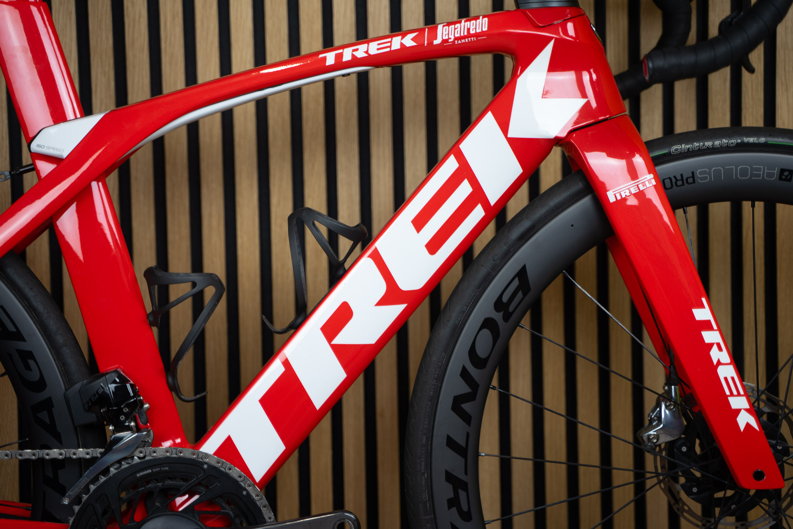 Trek Madone SLR9 DISC 